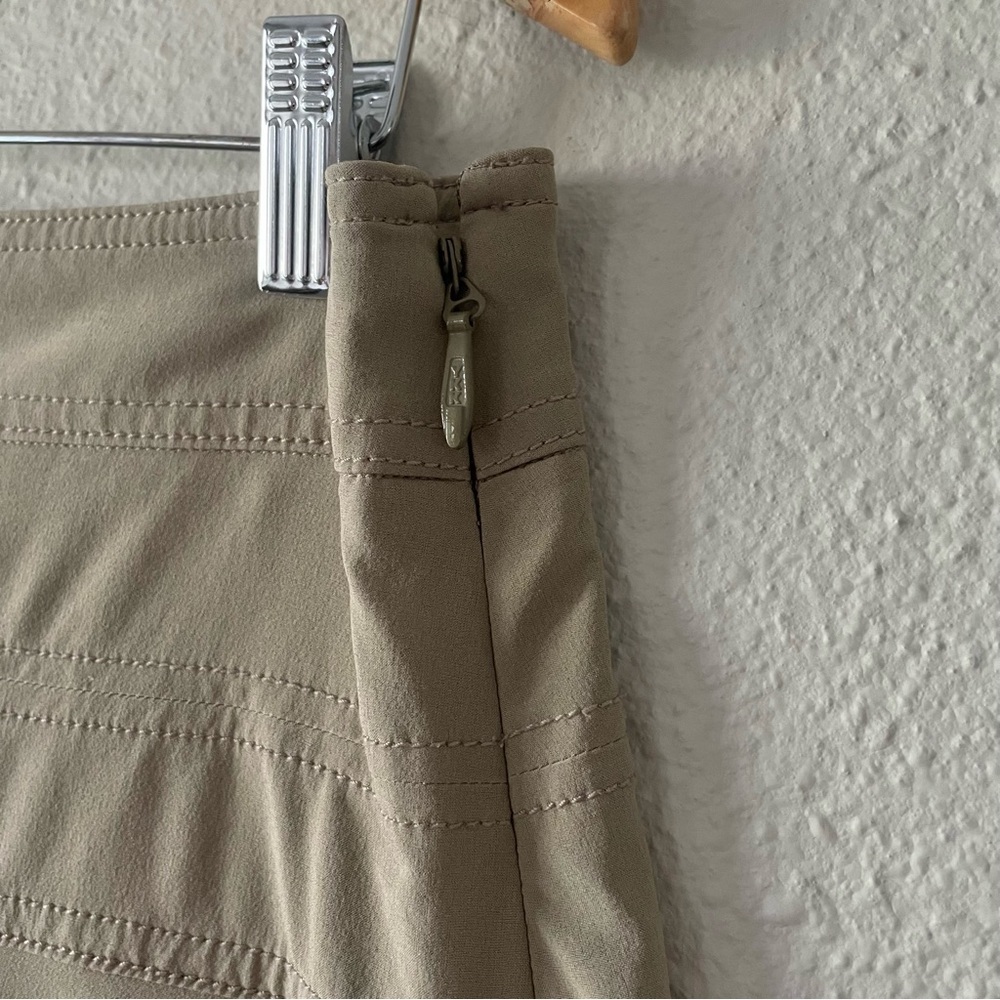 Athleta Everyday Active Khaki Skort Women’s 10 Tan Golf Tennis Sports Academia - Picture 3 of 13